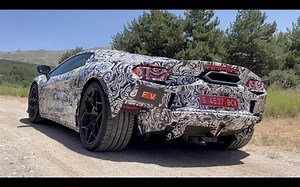 初のフラットプレーンクランクシャフトV8を採用するランボルギーニテメラリオのサウンド