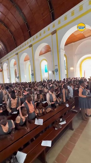 Le COLLÈGE REGINA ASSUMPTA LANCE SON ANNÉE ACADÉMIQUE 2025-2026. Le lundi 29 septembre 2025, la communauté du Collège s’est réunie à la Cathédrale du Cap-Haïtien pour célébrer la messe de rentrée. Un temps fort placé sous le signe de la foi, de l’espérance et de la responsabilité. Élèves, enseignants, parents et personnel ont prié ensemble pour une année scolaire fructueuse, sereine et enrichissante. Cette cérémonie marque le lancement officiel de l’année académique 2025-2026 dans un esprit d’un