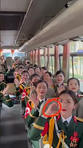 Vietnamese female police officer: Both graceful and cute, making people flutter #shorts #news