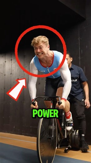 Why this PRO Cyclist Struggles to Move his Bike 🚴