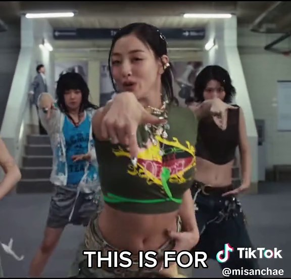 Twice Concert Highlights: Hit Songs in London