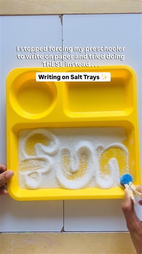 Arwa Saif | Screen - Free Activities on Instagram: "✨ 5 fun + easy pre-writing activities you can try at home with your toddler or preschooler: 1️⃣ Salt tray writing 2️⃣ Tracing with pom poms in a sensory bag 3️⃣ Erasing letters with a sponge 4️⃣ Q-tip letter tracing 5️⃣ Writing on shaving foam These hands-on ideas make learning letters playful while building fine motor skills, pencil grip, and early writing confidence. Perfect for screen-free fun that feels like play! 💛 🌟 Save this post if yo
