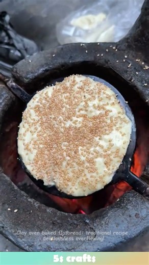 Clay oven baked flatbread: traditional recipe, deliciousness overflowing! #food