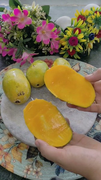 गर्मियों का सुपरफूड है आम 😍 Amazing Mango Benefits #shorts #mango #ytshorts