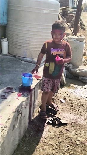 होळी साजरी केली गावाला येऊन