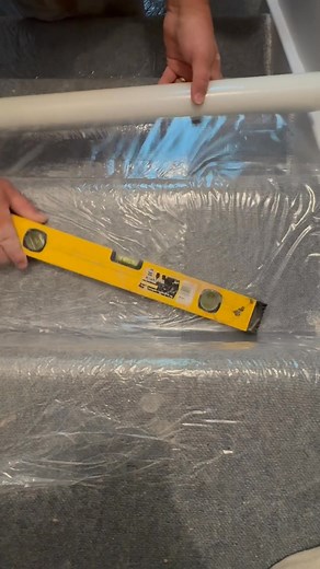 Roll and stroll for m is the best form of protection when coberimg floors.. only thing it can be a pain to put down. Here’s a little tip for any new lads starting out that may make your life easier. #plasteringlife #plastering #plasterers #plasterer #builders #official #Construction #fyp #foryou | Smooth1