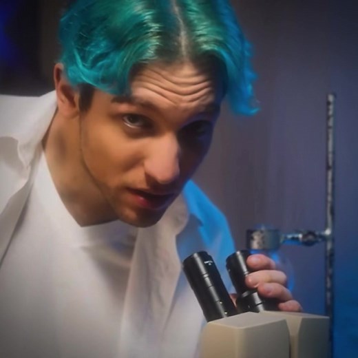 Rezo mit Mittelscheitel: Der einzigartige Look