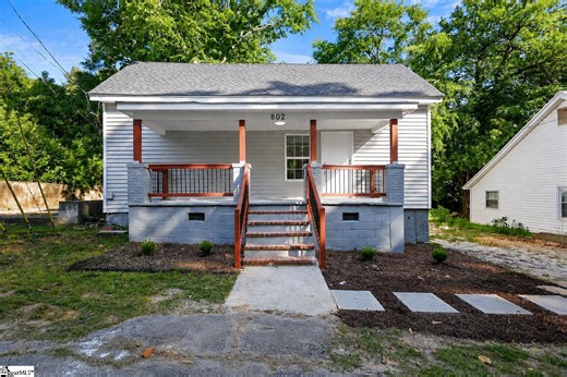 802 W Hampton St, Laurens, SC 29360 - MLS 1592029 - Coldwell Banker