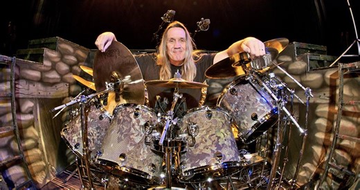 Meet Retired IRON MAIDEN Drummer NICKO MCBRAIN At Rock N Roll Ribs In Florida
