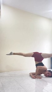 13K views · 320 reactions | Mobility #yogadieuthien #yoga #balance #challenge #flexible #mobility #Flexibility | Yoga Diệu Thiện | Facebook