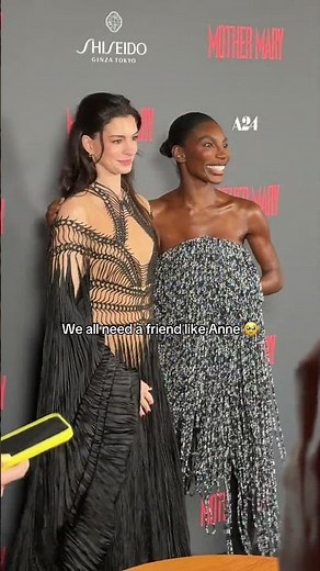 Anne Hathaway proving she’s the Queen of Genovia 🥹👑 #annehathaway #mothermary #michaelacoel