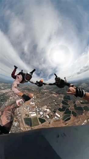 Skydiving 4-Way Formation Jump!