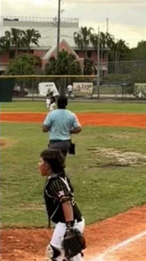 Catching pop ups #8u #baseballszn #baseball #catch #2ndbase
