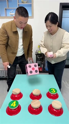 couples walk challenge||#shorts #youtubeshorts #trendingshorts #viral #couple