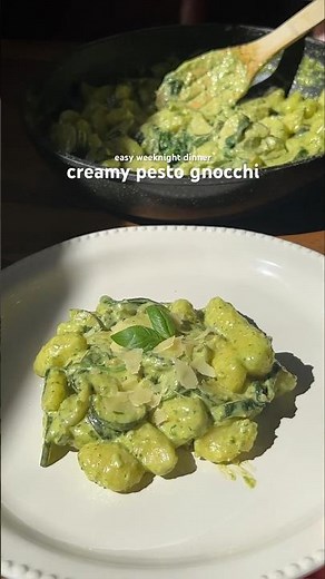 creamy pesto gnocchi - easy weeknight dinner recipe #easydinner #weeknightdinner #dinner