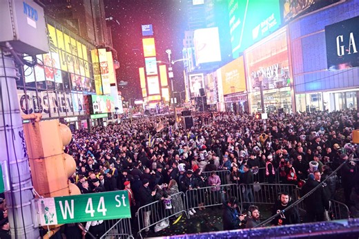NYC train schedule for New Year's Eve: Things to know