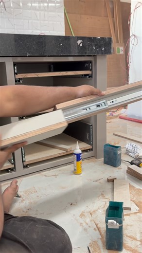 Tauheed Shaikh on Instagram: "Smart use of space for dressing unit #handcraftedfurniture #customemadefurniture #instareel"