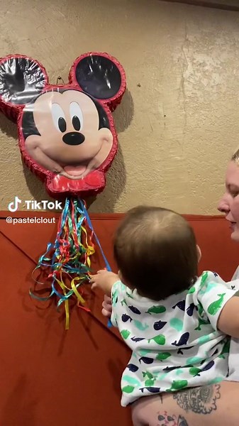 Nikolai’s 1st Piñata Experience | Pull String Piñata Tutorial