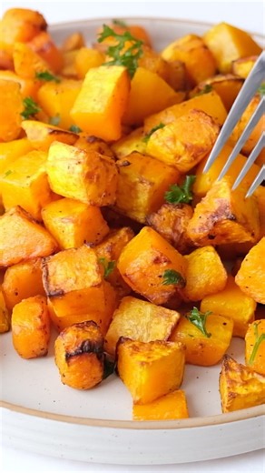 Butternut Squash in the Air Fryer (Easy Fall Side Dish) #airfryerrecipes #thanksgiving