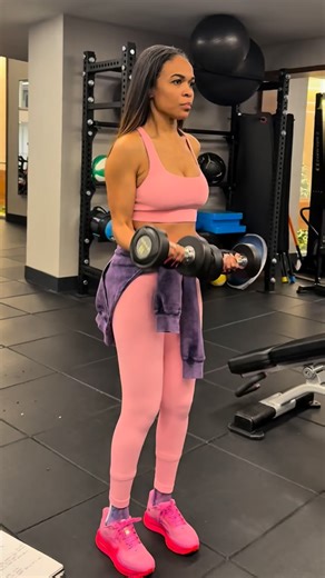 Rhonda Carter | Perimenopause Fitness Coach on Instagram: "Having strength and being strong are two different things. Most of us think we need to be strong in order to attain our fitness goals. It’s not about being strong. It’s about having strength. It’s about building up endurance and tolerance within your body. It’s putting your body under pressure without doing too much. It’s kind of an analogy with life. You’re constantly put through pressure! You have to endure! You have to build tolerance