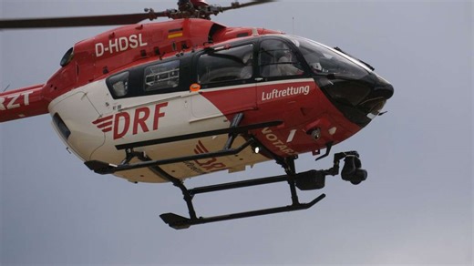 Unfall bei Donaueschingen: Drei schwer verletzte Menschen nach Frontalzusammenstoß auf B 31/B 33