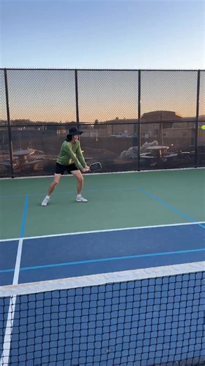 TWO-HAND BACKHAND DRIVE PROGRESSION for POWER CONSISTENCY 🚀 If you want a stronger, cleaner, more reliable backhand drive in Pickleball… this 3-step progression is MONEY. 💰 Progression 1: The Unit Turn Have a partner stand off to the side and toss you the ball as you rotate your shoulders. Your ONLY job? Catch the ball in a full unit turn. Feel that coil. Feel that space. Progression 2: Unit Turn ➜ Shadow Swing Turn… catch… then flow through your swing path. No paddle yet. Just pure mechanics.