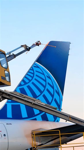 This is for anyone who's ever boarded in winter and wondered, "Why is this plane taking a shower?" ❄️🚿 | United