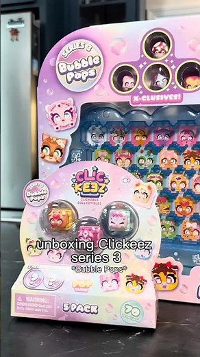 unboxing and filling a series 3 Clickeez keyboard
