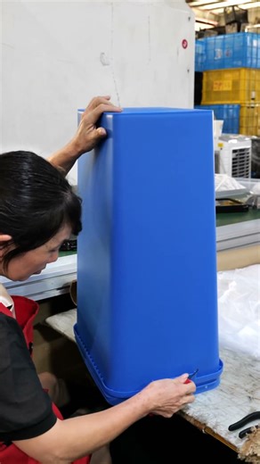 Deflashing plastic dog food storage containers