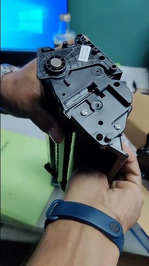 HP LaserJet Pro 400 m401dn printer toner cartridge replacing. #toner #cartridge #hpprinter