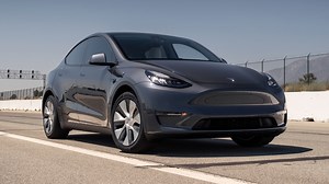 New Teslas Get Free Trial of Full Self-Driving Option, but There's a Catch