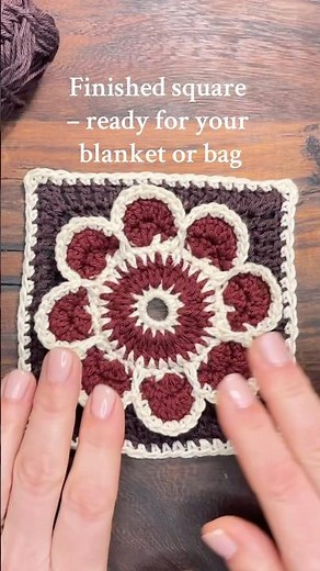 Crochet a Cottage Flower Square 🌸 Easy Granny Square Tutorial