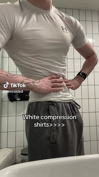 Choosing Between Black and White Compression Shirts