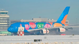 A380 clears snow with powerful engine blast