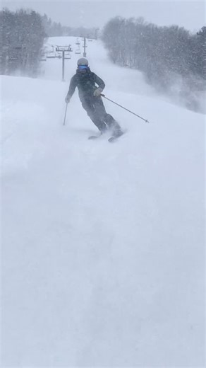 SURPRISE POWDER DAY! 2” overnight and another 2” during the day! The skiing & riding is unbelievable right now and our snowmaking is breaking records! Thruway & L. Thruway are nearing their season debut, and Ridge is getting blasted! Make your holiday ski & ride plans! . . . . . . #bromleymountain #mysunmountain #skivt #skiing #snowboarding #skivermont #ridevt #powderday #powday #powdays #powderdays | Bromley Mountain