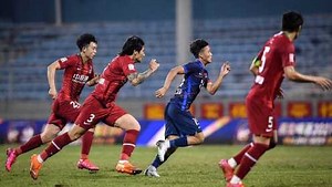 【集锦】河南嵩山龙门2-0重庆两江竞技 卡兰加头球攻门钟晋宝推射建功