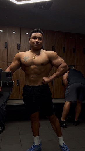 291 reactions · 3 comments | 15 weeks to get better Little prep update. Have been taking things slow, taking the time to fill up while still bringing body conditioning down. It’s go time though. Let the fun begin. Operation peeled potato 凜 #bodybuilding #mensphysique #physique #npc #npcphysique #shredded #leanmuscle | Lucas Dasilva Fit | Facebook