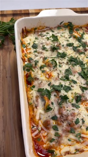 Roll up your sleeves, because we’re making @holleyinthekitchen’s Jumbo Shells! 🍝 This dish is full of fond memories and comforting flavors that are made for sharing. Get the ingredients below and find the full recipe at the 🔗 in the @allrecipes bio! Have an original recipe video you’d like to see on our page? DM us for a chance to be featured! 🌟 Ingredients: 20 jumbo pasta shells 1 tsp olive oil 1 onion, chopped ¾ tsp kosher salt, divided 6 garlic cloves, chopped 1 lb lean ground beef 24 oz m