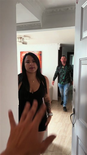 Cuál patio ome 🤣🤣 mera puerta 🫢