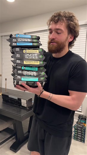 9 packs of dude wipes in the stool kit ‼️ #dudewipes #wipes #flushablewipes #TikTokShopCreatorPicks #dudewipesformen @dudewipes