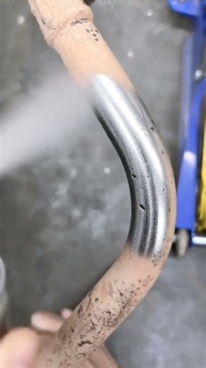 This is a quick way to clean rust on a motorbike exhaust #quickway #rust #exhaust #motorbike