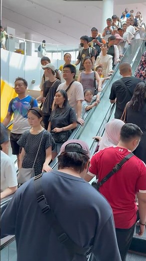 Exploring VivoCity Mall Singapore | Mall Vibes & Busy Crowd 🚶‍♂️