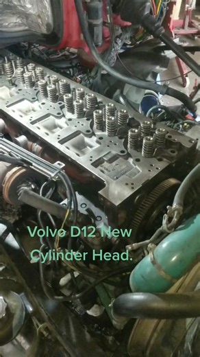 Volvo D12 New Cylinder Head for Diesel Trucks