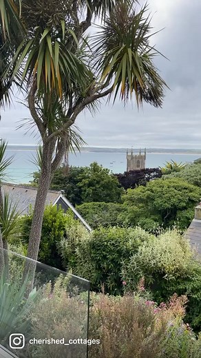 Have you booked your 2024 St Ives holiday yet ? We have a fabulous collection of cosy cottages, sea view apartments, romantic studios for 2 and large family houses to choose from ! Here’s the stunning Bellair House , sleeps 8, 4 bedrooms , pet friendly , 2 car spaces , log burners & a gorgeous sunny terrace with enclosed sunny terrace with wonderful sea, beach & harbour views https://www.cherishedcottages.co.uk/cottages/bellair-house/ ! | Cherished Cottages