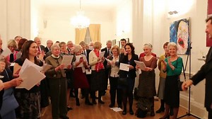 The Parliamentary Choir of Westminster will travel to Berlin on 12 December for a joint concert with the choir of the German parliament where the two choirs will perform British and German Christmas songs in a show of friendship between the UK and Germany. Here they are performing at a reception at the Embassy on 6 December, performing a German festive favourite! | German Embassy London