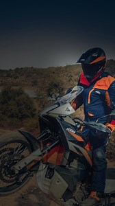 #KTMPowerWear - Ride in complete comfort with the VAST GORE-TEX® JACKET. Fully waterproof, windproof, and loaded with smart design features to keep you moving and protected, the jacket ensures you're ready for any adventure, no matter the conditions. Hit the link below for more details. https://www.ktm.com/en-us/parts---wear/powerwear/products.html?c1=1001606350&c2=1001606354&c3=1001606362&product=1003039652 #KTM #ReadyToRace #WornWithIntent | KTM USA