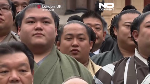 Los luchadores de sumo llevan la antigua tradición japonesa a Londres
