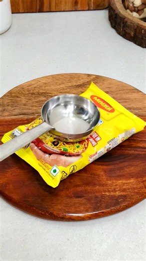 Viral Spicy Maggi Bhel #maggi #maggirecipe #shorts #trending #viralvideo