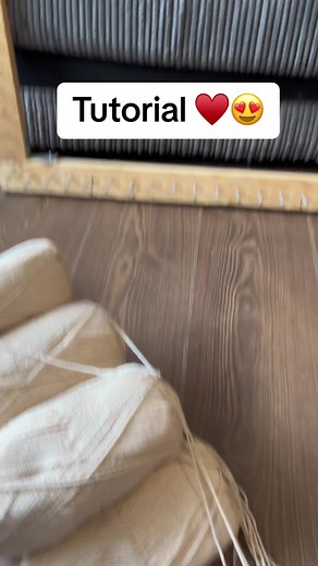 Pom Pom Blanket Yarn Tutorial