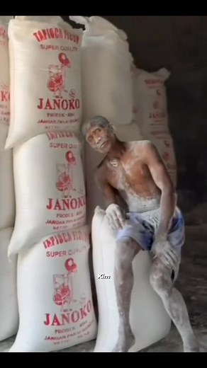 Same world, but defferent situation. 😭💔 Kindly please follow me and like for more update tysm.🥹🫶 | Kim B.